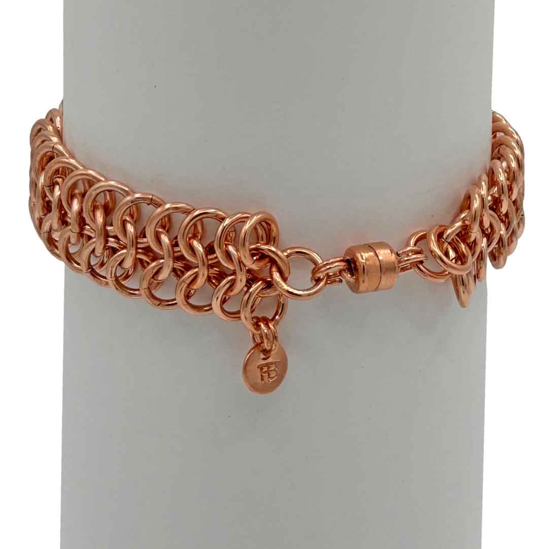4-in-1 copper chain maille bracelet showing the magnetic clasp